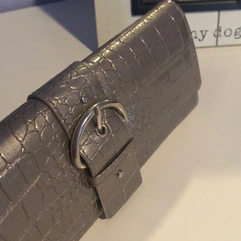 Gray Clutch
